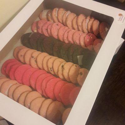 The 100 Count Think Pink Assorted Cookie Box