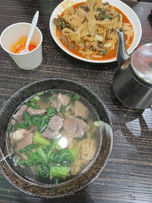 Clear beef soup and lamb noodles