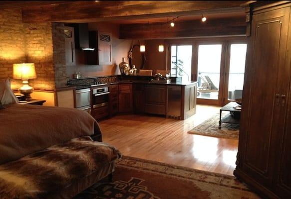 Luxury accommodations at Loft 42 on the lake in the village of Skaneateles, NY. Book online here: http://theloft42.com