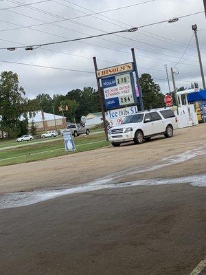 Chisolm Lucky Tire Shop & Station