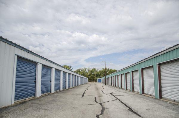 Wide alleys allow you to drive right up to your unit.