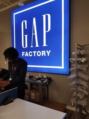 Gap Outlet