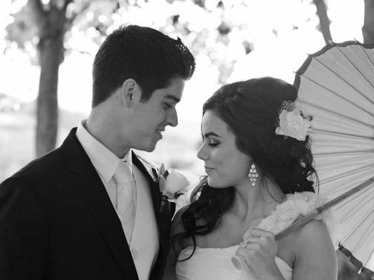 Bride and Groom - Photo By Moani Hood Photography