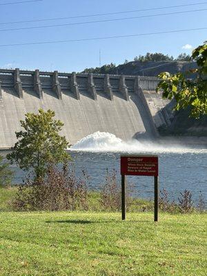 Wolf Creek Dam