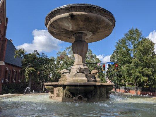 Kenan Memorial Fountain, Wilmington