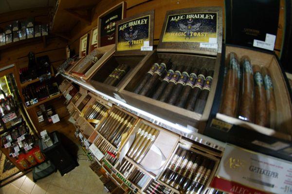 Alec Bradley & Oliva Cigars Authorized Retailer