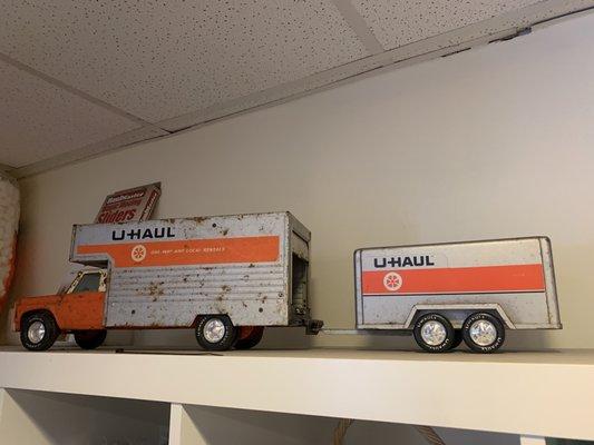 U-Haul Neighborhood Dealer