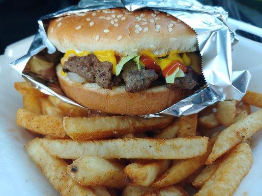 Cheeseburger and fries.