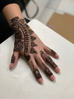 Zeenat Beauty Salon & Henna