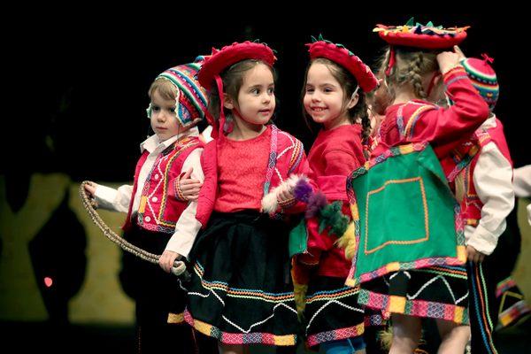 Children perfoming at Rayito de Sol's anniversary show