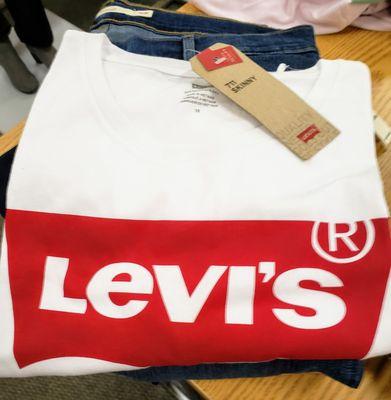 Levi's t shirt and 2 pair of jeans.