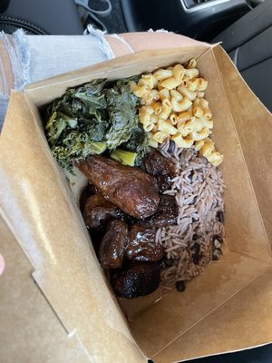 Vegan selection! Mac and cheeze, kale, bbq steak, drumsticks, rice and beans.