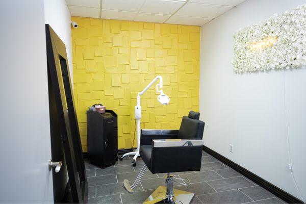 Royal Laser Med Spa teeth-whitening room