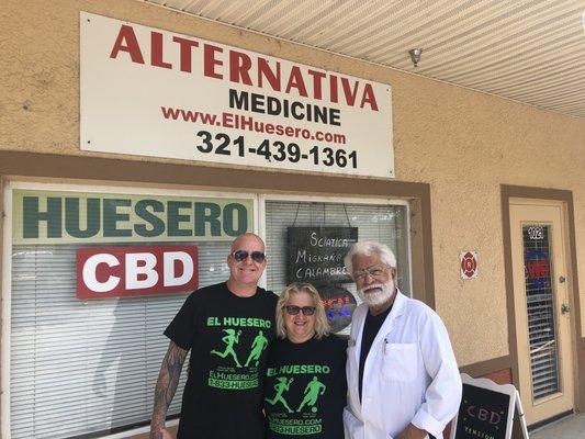 We had a great with and learn a lot from EL Huesero ! What love his CBD . You must try it . 5 Stars