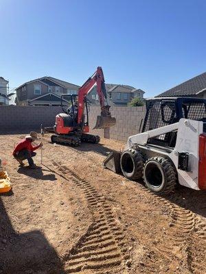 Pool dig.