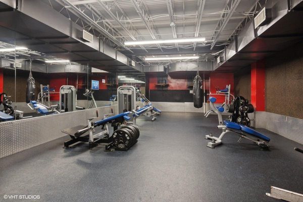 Crunch Fitness - Staten Island South