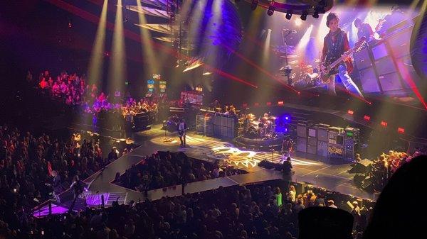 Amazing mix of stunning sound , video coverage and of course the Legands themselves Aerosmith!