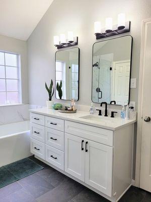 White shaker vanity cabinet with lights and mirrors