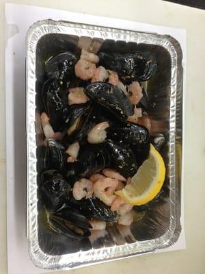 Steamed Mussels and Shrimp