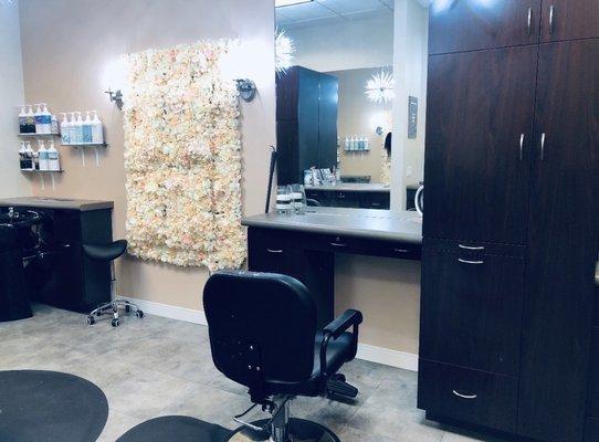 Beautiful and clean salon.