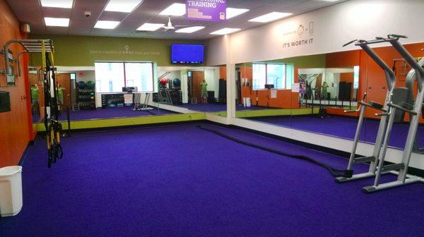 Our new Anytime FItness purple turf - added in December 2017!