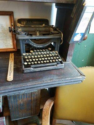 An old type writer