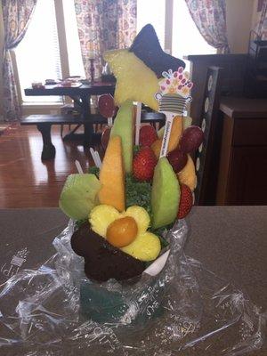 Yummy fruit and chocolate bouquet