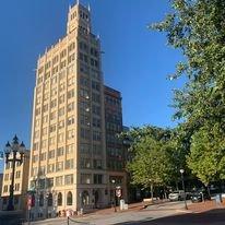 Exterior photo of The Jackson Building, King Law is located on the 7th floor.