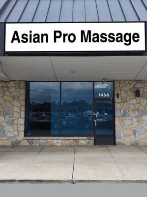 Store front for the best hot oil massage