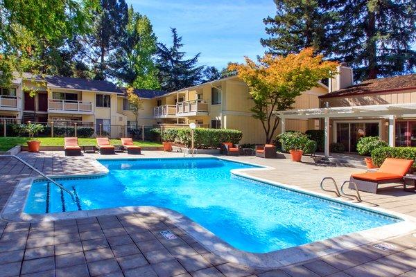 Evelyn Gardens in Sunnyvale~Swimming Pool~Managed by Woodmont Real Estate Services