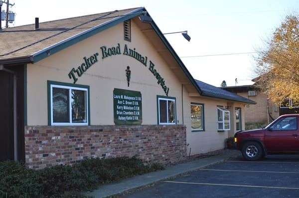 Tucker Road Animal Hospital is located on the south end of Hood River.