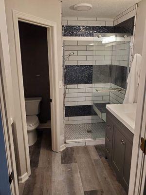 Full bathroom finish