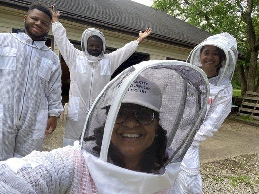 MO Hives KC field learning day with The Kansas Bee Company