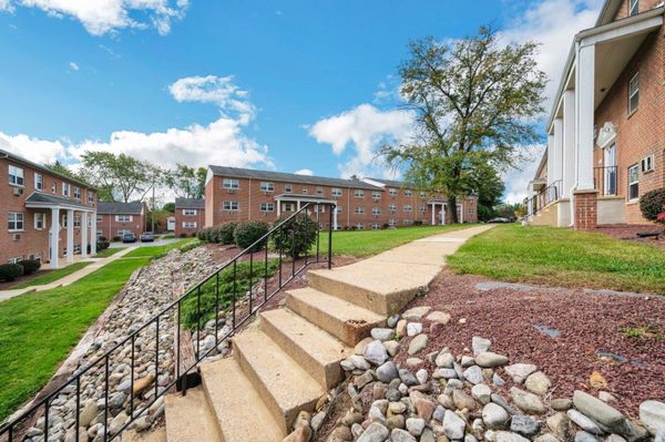 Carlwynne Manor Apartment Homes