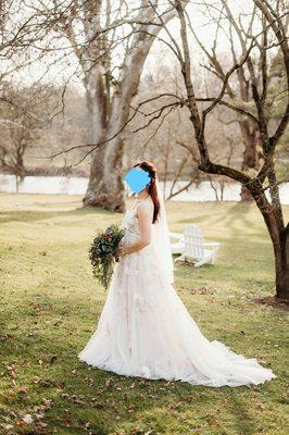 Anna made this strapless wedding dress with 6+ layers of tulle fit *perfectly*