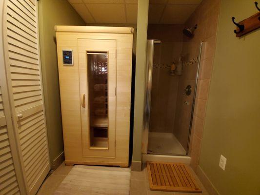 Sauna & Shower