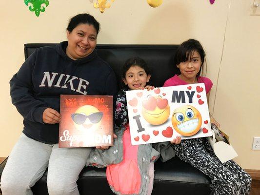 This SuperMom brought her little ones to the dentist and they were ready to show off their rockin' experience!