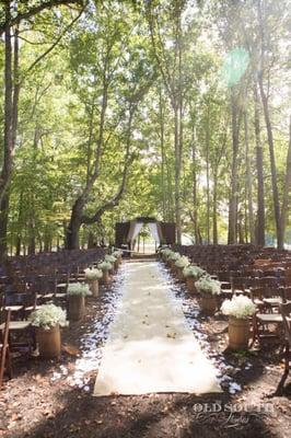 Beautiful wedding venue under a canopy of trees!