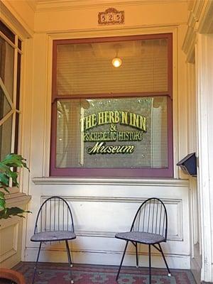 Entrance (close up). The Herb'n Inn And Psychedelic History Museum is at 525 Ashbury Street.