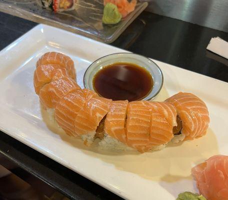 Super Salmon Sushi (not wrapped with seared salmon)