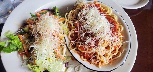 Pasta with marinara sauce