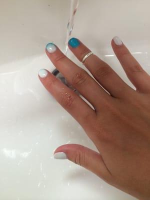 MOOD gel polish, changes color with your temperature!