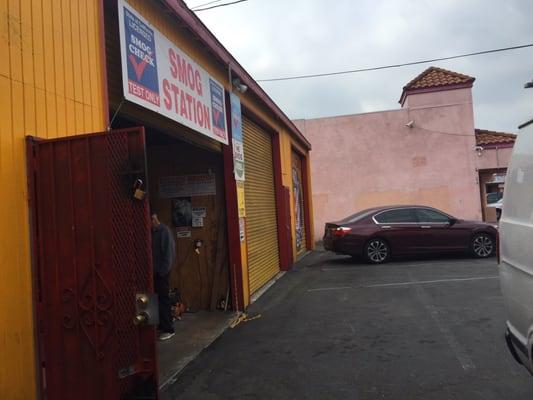 El Apache Smog Check