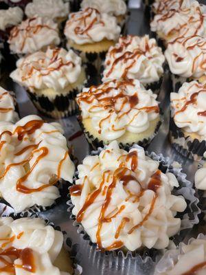 Carmel drizzle chocolate cupcakes