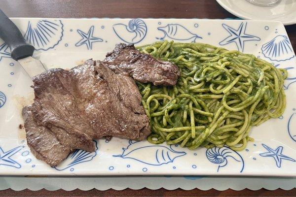 Tallarines Verdes Con Bistec