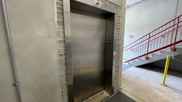 Schindler 330A elevator (Railroad St)