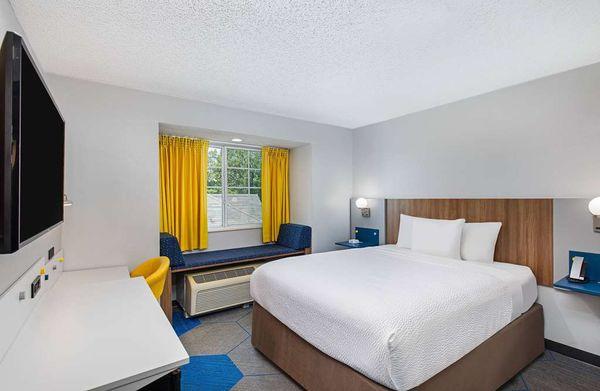 Microtel Inn & Suites By Wyndham Columbus North