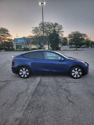 Check out this car on Turo! https://turo.com/us/en/suv-rental/united-states/streamwood-il/tesla/model-y/2048376