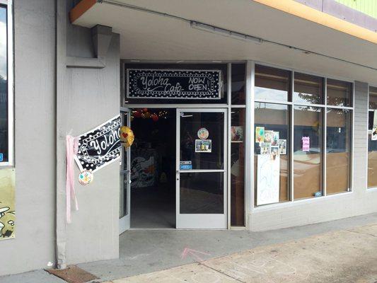 Door on Waipahu Depot Road