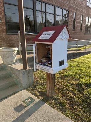 Little Free Library, 325 McDowell St, Bristol TN